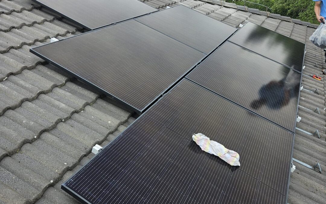 Fotovoltaická elektrárna s bateriovým úložištěm – RD Vysoká nad Labem